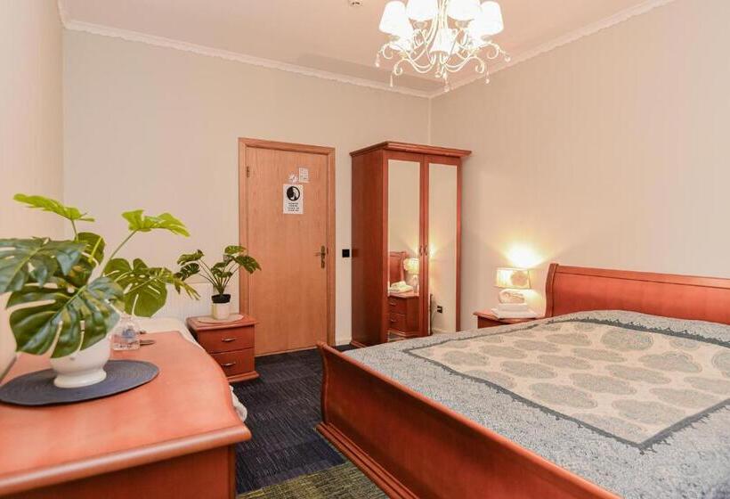 اتاق استاندارد سه نفره, Jugend With Self Check In