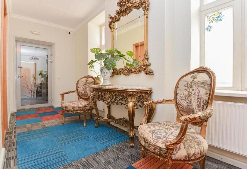 اتاق استاندارد سه نفره, Jugend With Self Check In