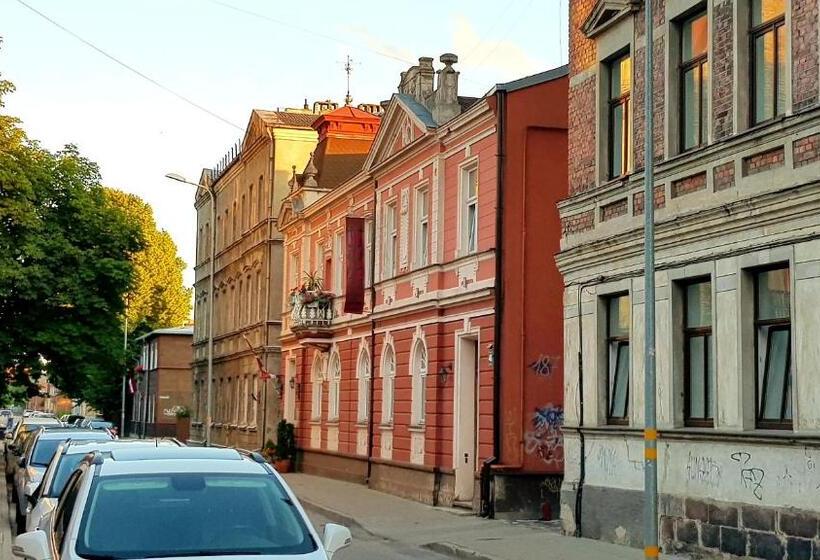 سوییت اجرایی, Jugend With Self Check In