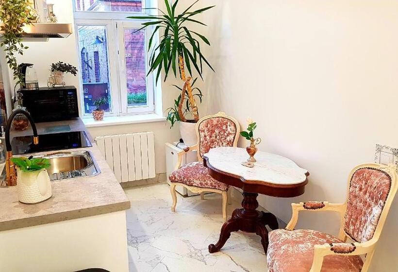 سوییت اجرایی, Jugend With Self Check In