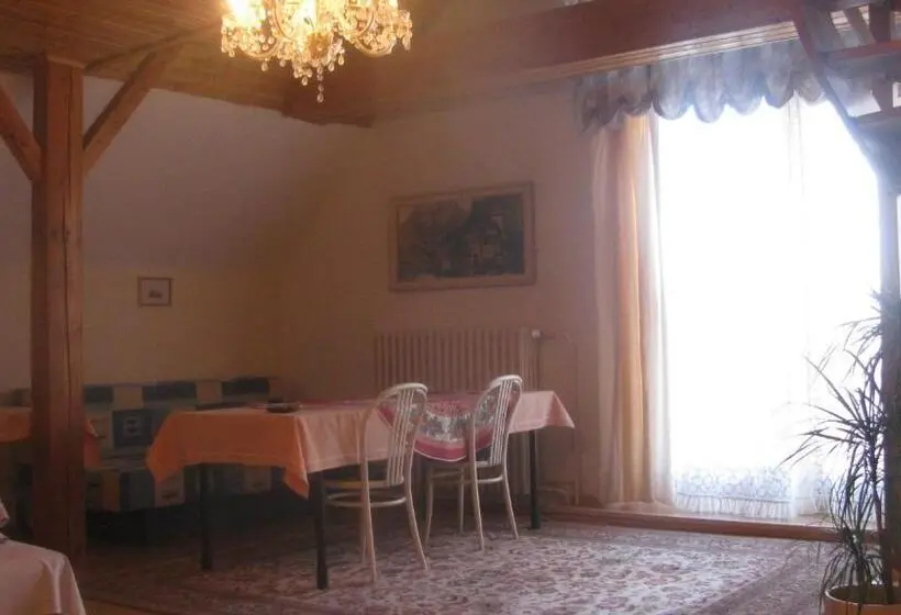 １ベッドルームドゥプレックスアパートメント, Apartmány Sedmikráska