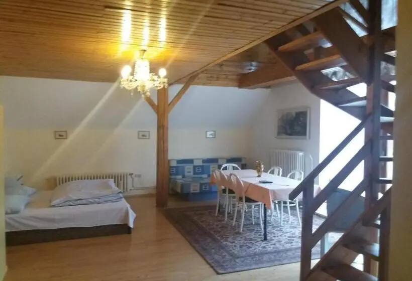 １ベッドルームドゥプレックスアパートメント, Apartmány Sedmikráska
