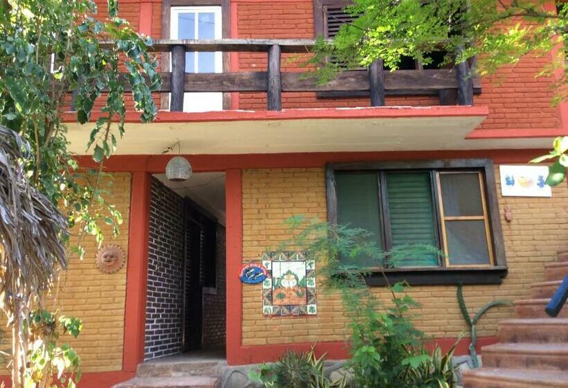 غرفه قياسيه سريرين مزدوجين, Casa Gundi Y Tomas