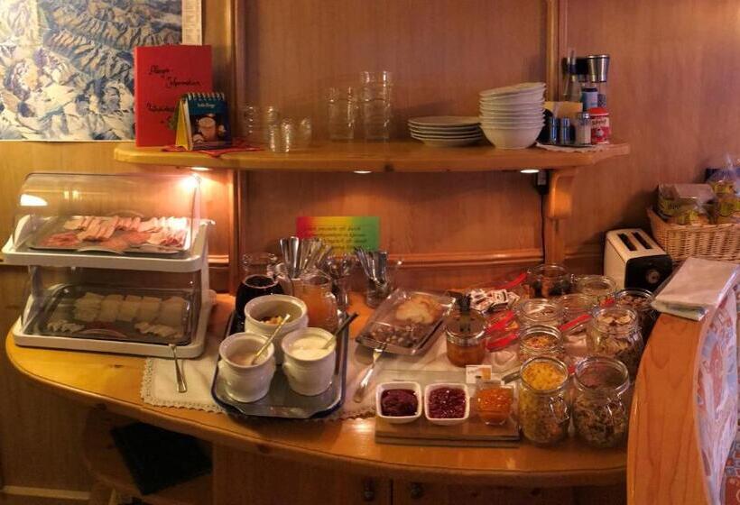 חדר סטנדרט לשלושה עם מרפסת, Gästehaus Steinerhof