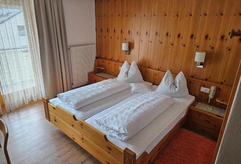 غرفة قياسية, Garni Olympia