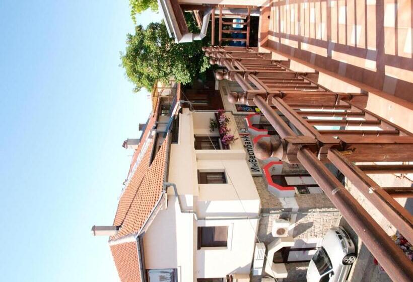 Номер Стандарт с Балконом, Guestrooms Hema