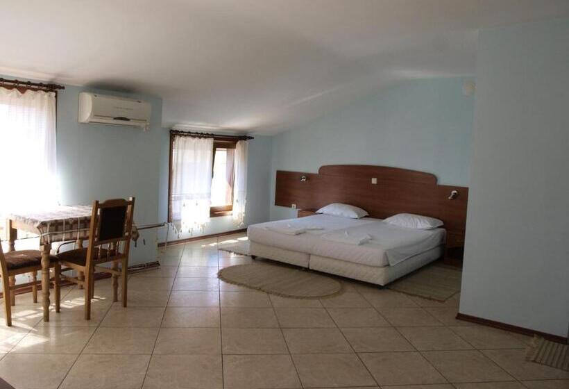 Номер Стандарт с Балконом, Guestrooms Hema