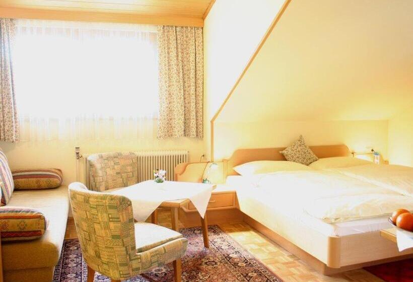 Студия Классика, Landhaus Tritscher