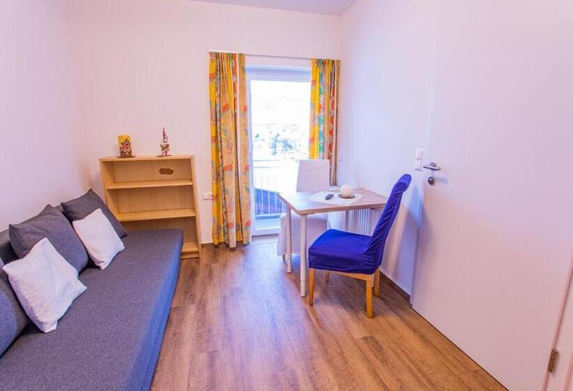 Студио Стандарт с Балконом, Landhaus Tritscher