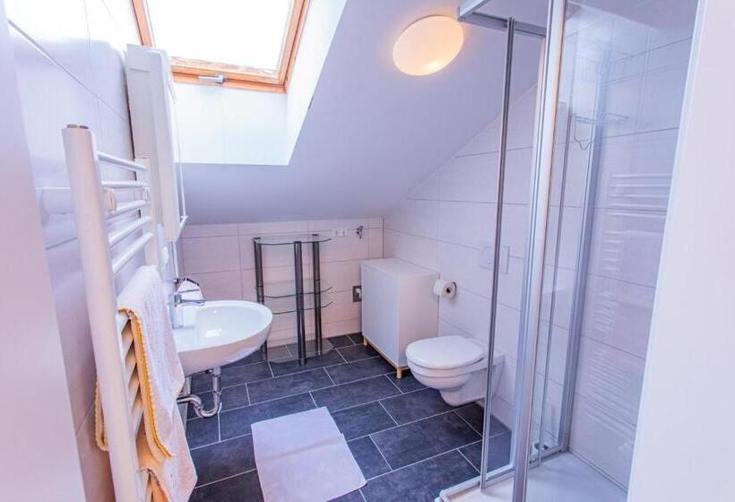 Студио Стандарт с Балконом, Landhaus Tritscher