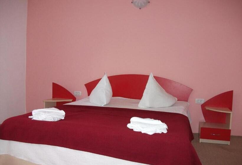 Люкс Superior 2 Спальни, Pensiunea Marina