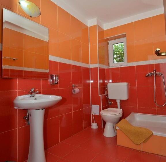 Люкс Superior 2 Спальни, Pensiunea Marina