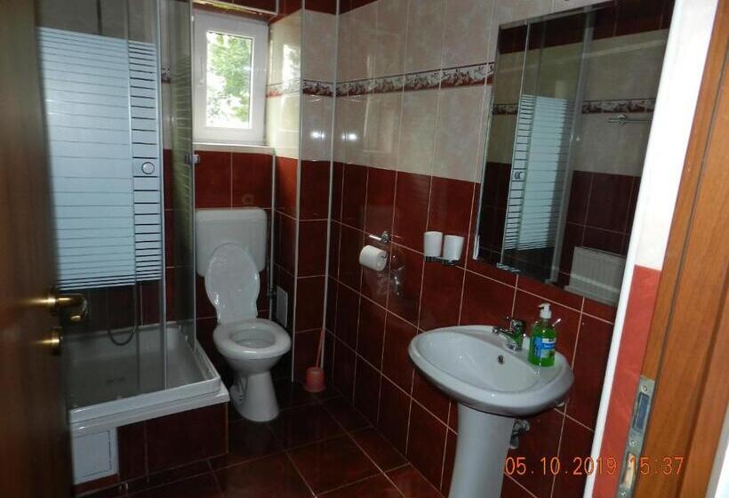 Люкс Superior 2 Спальни, Pensiunea Marina