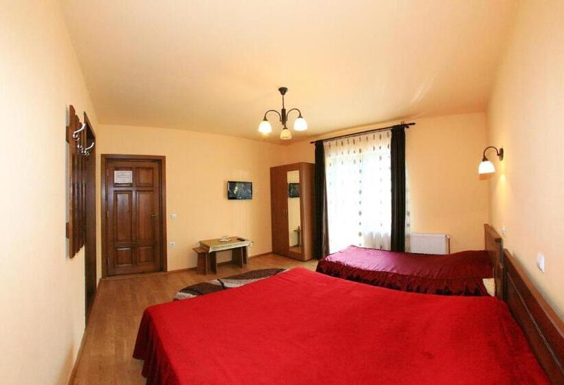 スタンダードトリプルルーム, Pensiunea Sarah Bran