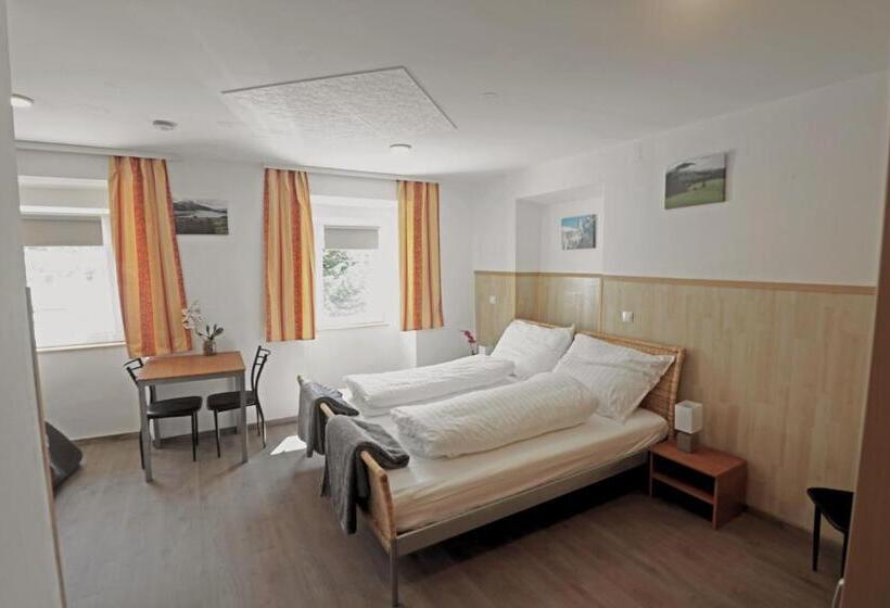 침실 2개 아파트, Zirnberg Appartements