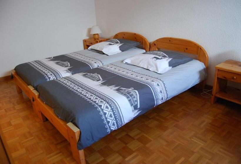 اتاق استاندارد سه نفره, Chambre D Hôtes Kieffer Le Grand Bienfaisy