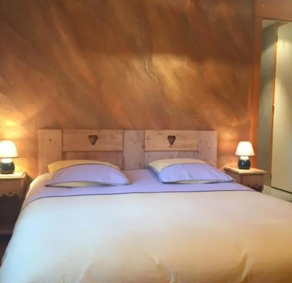 庭の見えるスタンダードトリプルルーム, Chambre D Hôtes Kieffer Le Grand Bienfaisy