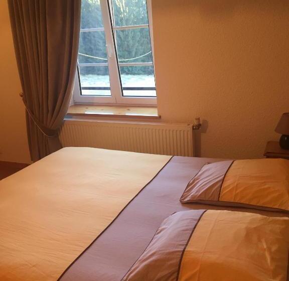 Трехместный Номер Стандарт Вид на Сад, Chambre D Hôtes Kieffer Le Grand Bienfaisy