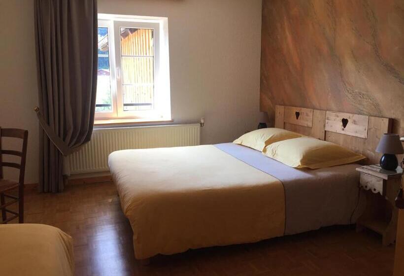 Трехместный Номер Стандарт Вид на Сад, Chambre D Hôtes Kieffer Le Grand Bienfaisy