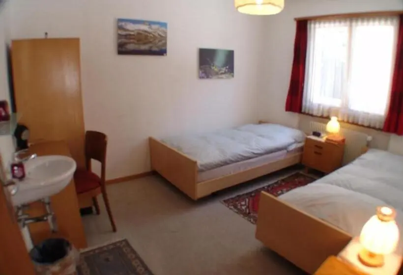Quarto Estandar Banheiro Compartilhado, B&b St Moritz