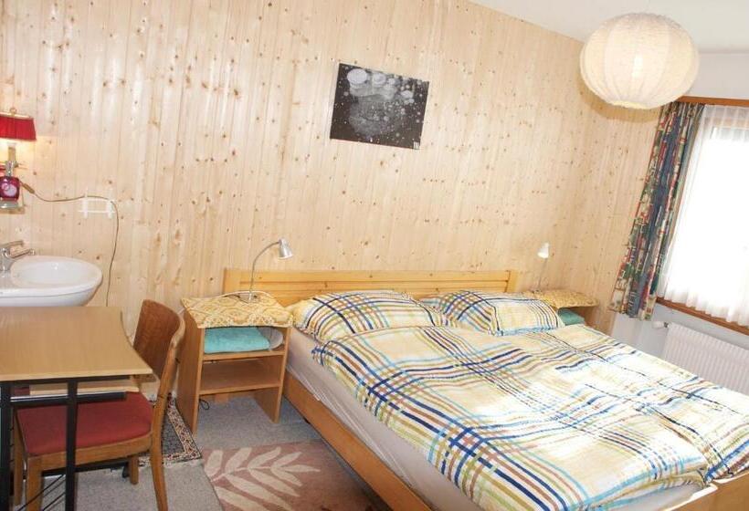 バス共有のスタンダードルーム, B&b St Moritz