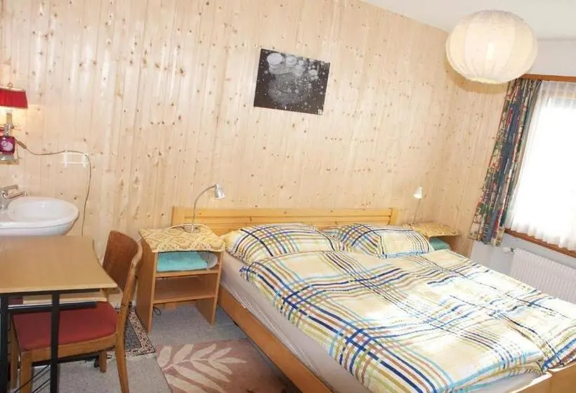 Quarto Estandar Banheiro Compartilhado, B&b St Moritz