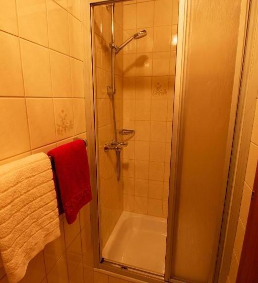 标准间, Haus Josef