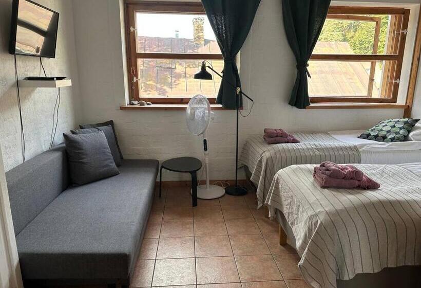 اتاق استاندارد, House Of Sun