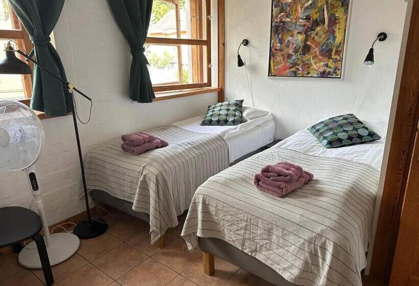 اتاق استاندارد, House Of Sun