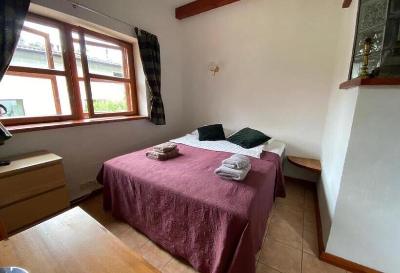 اتاق لوکس, House Of Sun