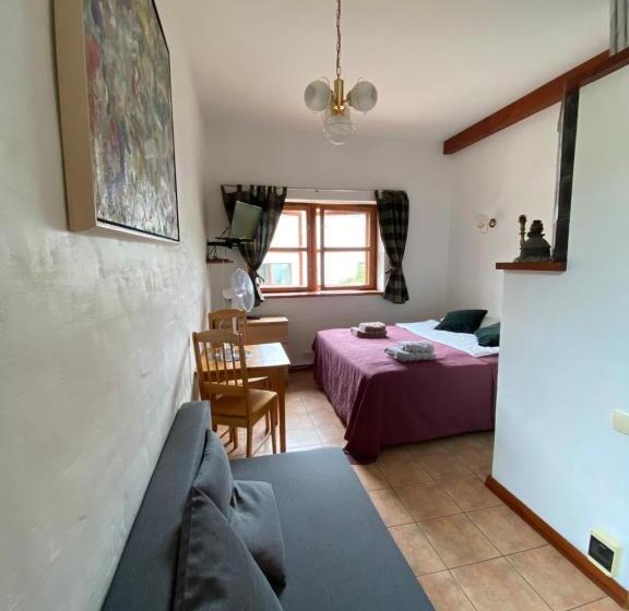 اتاق لوکس, House Of Sun