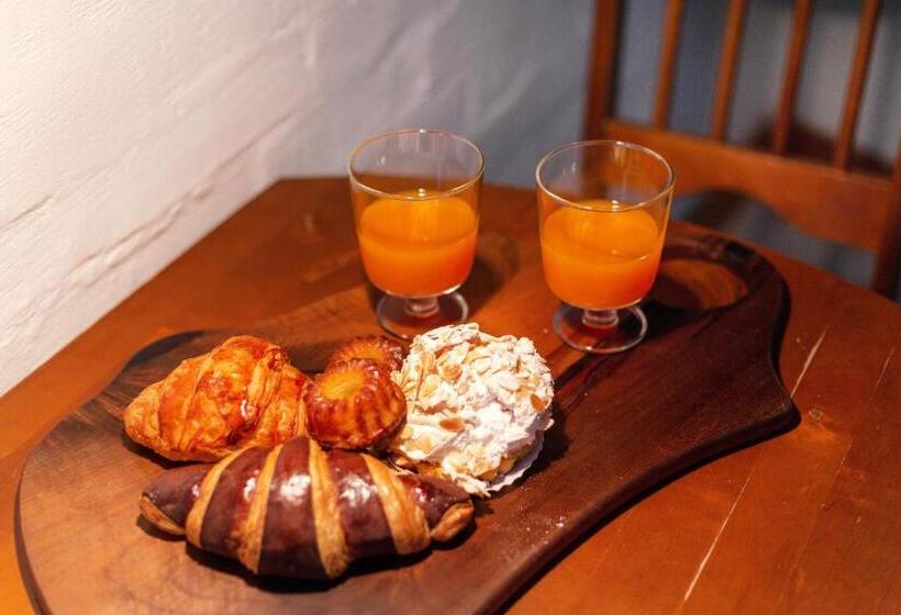 اتاق لوکس, House Of Sun