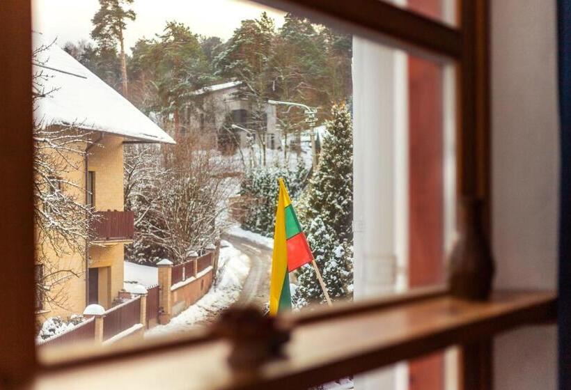 اتاق استاندارد, House Of Sun