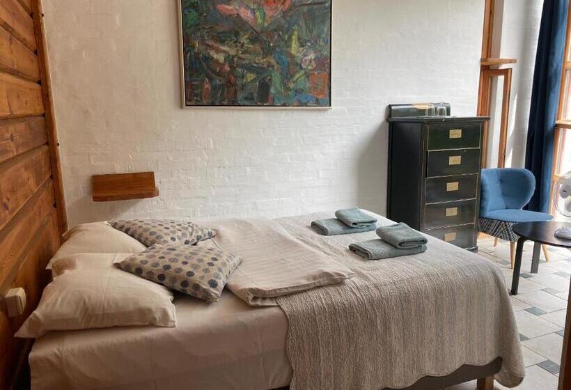 اتاق استاندارد, House Of Sun