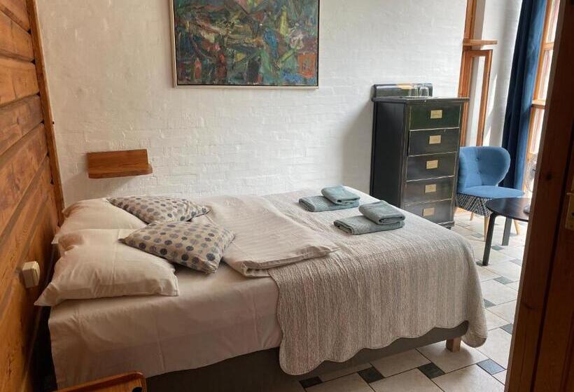 اتاق استاندارد, House Of Sun