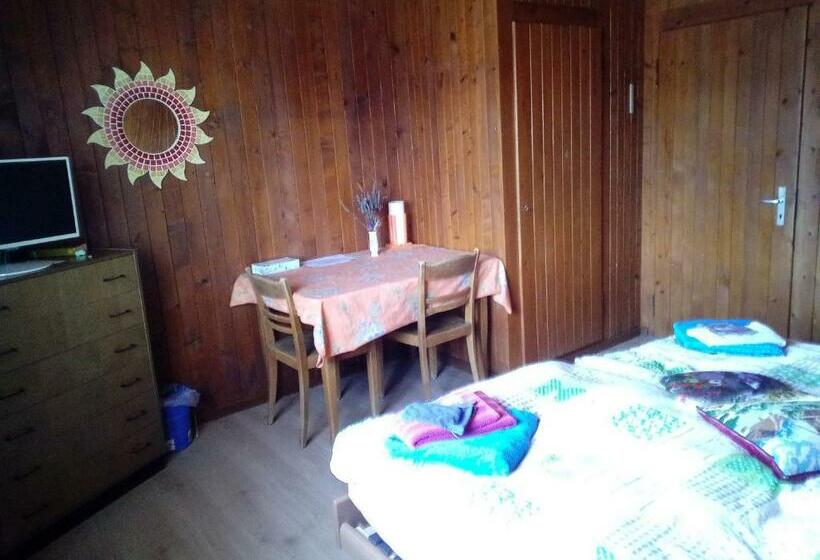 חדר סטנדרט חדר אמבטיה משותף, Chambre D Hôtes Petit Martel