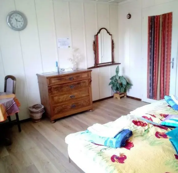 バス共有のスタンダードルーム, Chambre D Hôtes Petit Martel