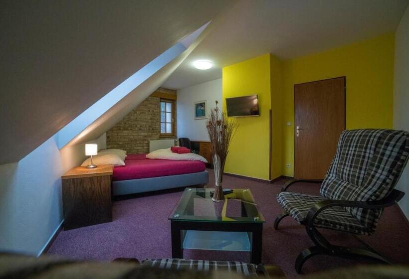 Люкс, Pivovarská Bašta