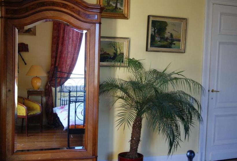 סוויטת 3 חדרי שינה, Chateau Neufays