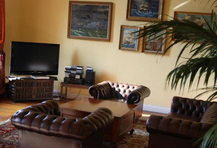 סוויטת 3 חדרי שינה, Chateau Neufays