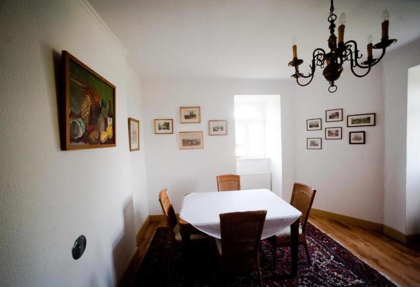 Люкс, Chateau Neufays
