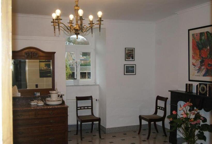 סוויטה, Chateau Neufays