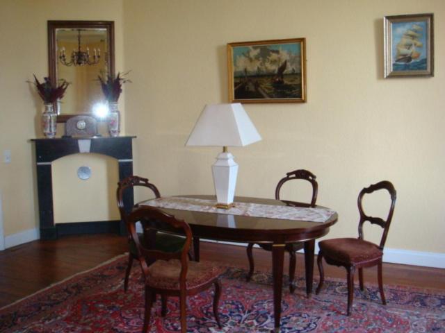 סוויטת 3 חדרי שינה, Chateau Neufays