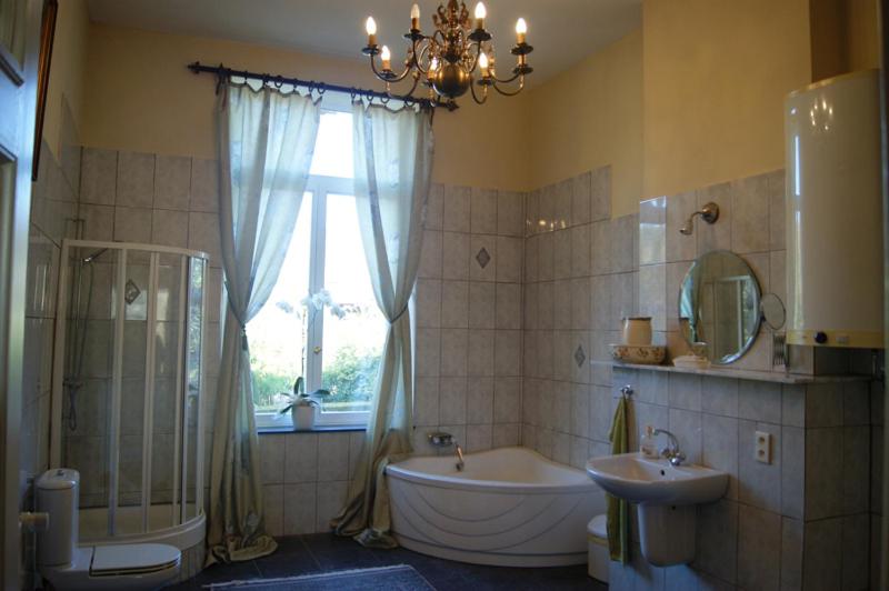 סוויטת 3 חדרי שינה, Chateau Neufays