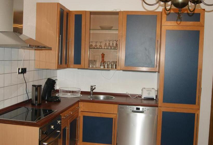 スイート, Chateau Neufays