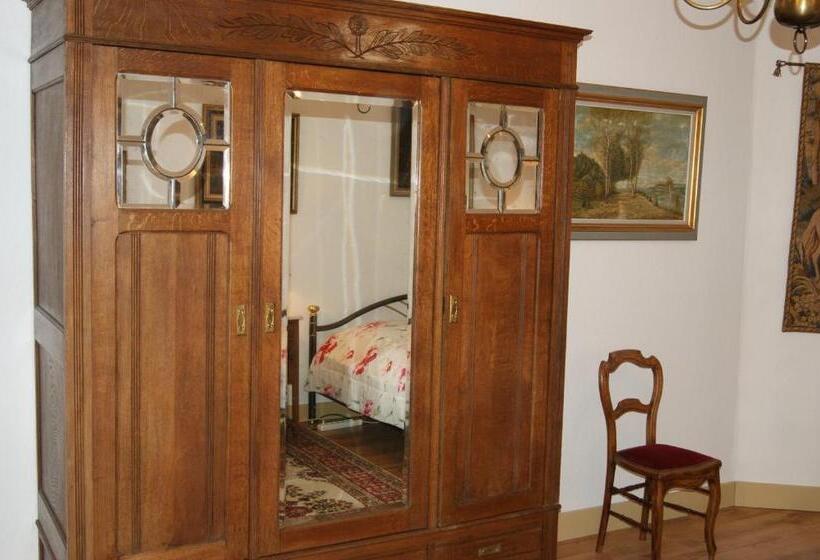 スイート, Chateau Neufays