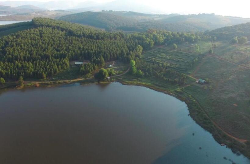 キャビン, Stanford Lake Lodge