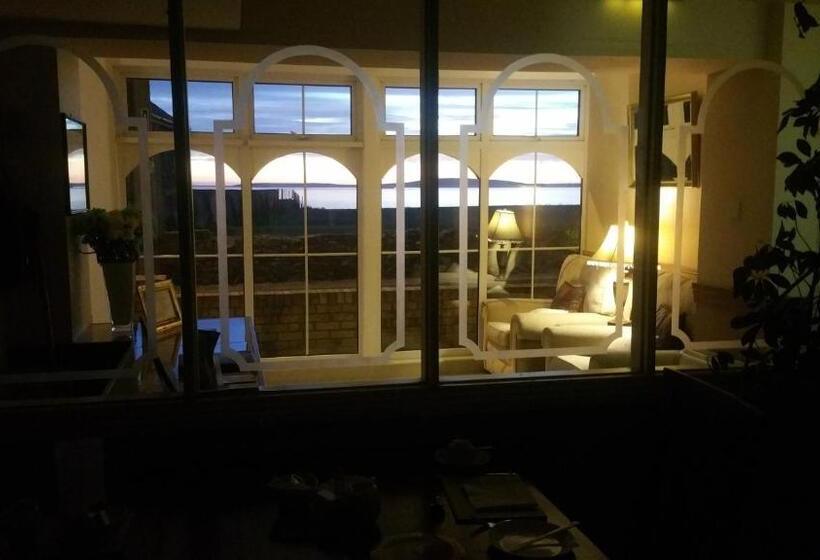 غرفة قياسية, The Astor