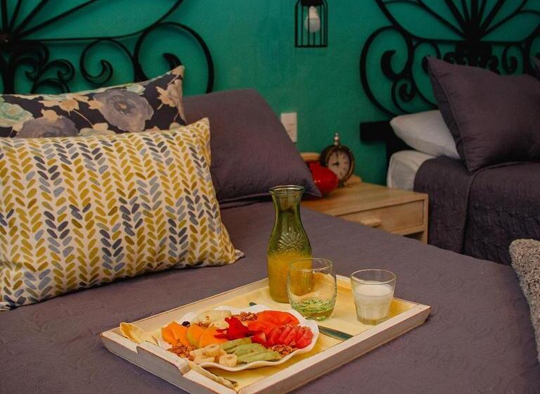 غرفة ديلوكس, Corregidora 12