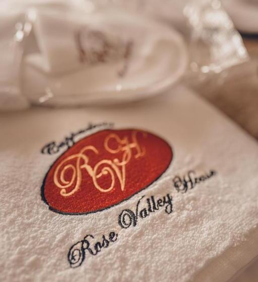 家庭间, Rose Valley